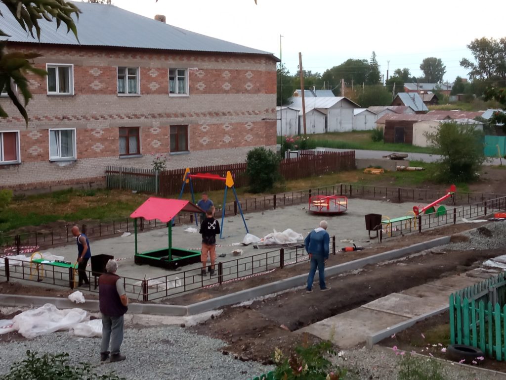 Благоустройство двора дома по адресу 40 лет Победы 16